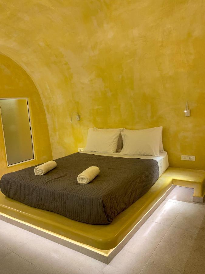 M Residence Santorini Conelia Cave Fira  Exterior foto